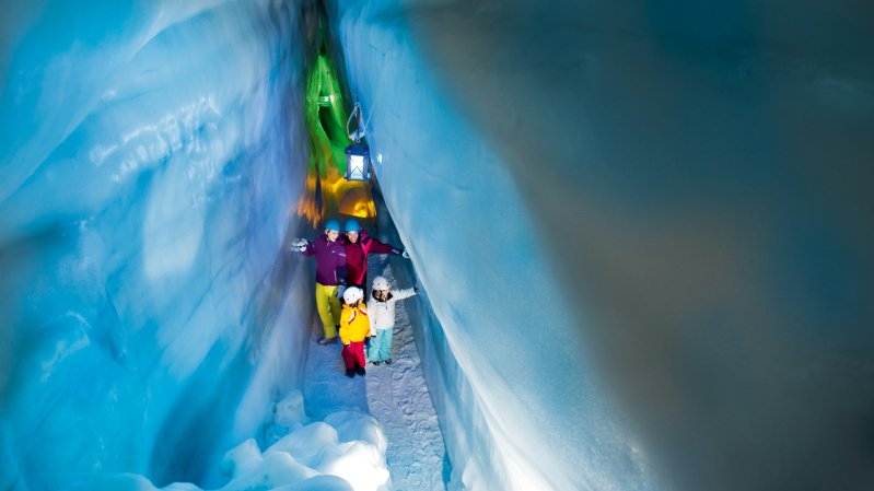 Blaue Kammer im Natur Eis Palast am Hintertuxer Gletscher, © Archiv TVB Tux-Finkenberg