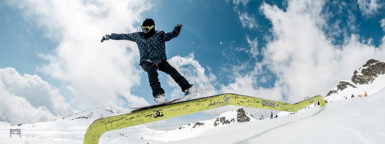 Die Spring Sessions im Stubai Zoo machen aus dem Snowpark ein Sonnenparadies, © Stubai Zoo/Stefan Eigner